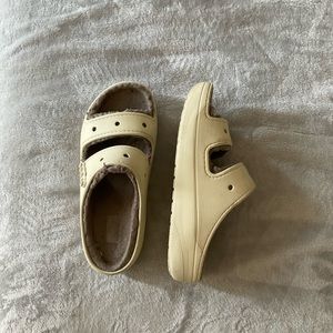Crocs Classic Cozy Sandal